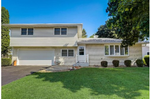 4402 Sequoia Drive, Windsor, WI 53598