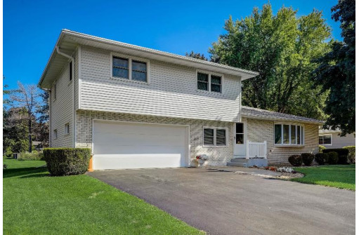 4402 Sequoia Drive, Windsor, WI 53598