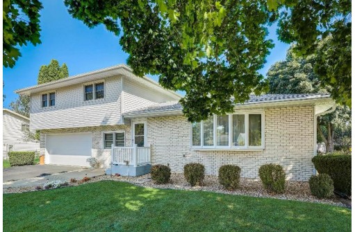 4402 Sequoia Drive, Windsor, WI 53598