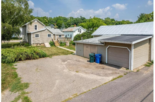 421 8th Avenue, Baraboo, WI 53913