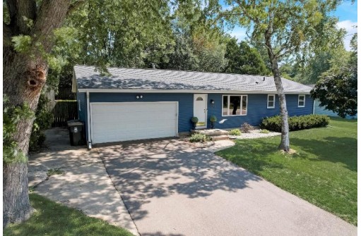 1073 Jerico Lane, Sun Prairie, WI 53590