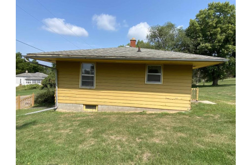 404 N Brooklyn Avenue, Elroy, WI 53929