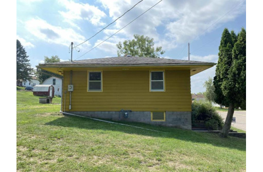 404 N Brooklyn Avenue, Elroy, WI 53929