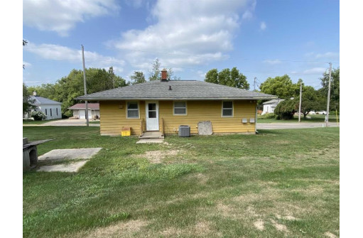 404 N Brooklyn Avenue, Elroy, WI 53929