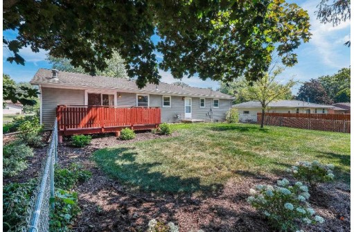 499 Hyland Drive, Stoughton, WI 53589