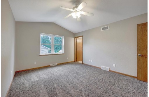 1276 Chadsworth Drive, Sun Prairie, WI 53590