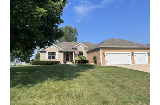 N6809 Canter Court, Lake Mills, WI 53551