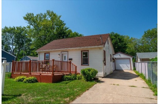 123 N Pine Street, Janesville, WI 53548