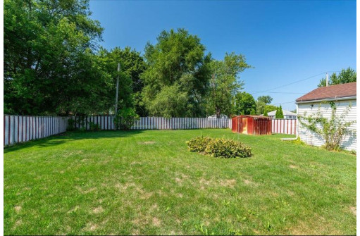 123 N Pine Street, Janesville, WI 53548