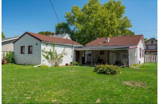 123 N Pine Street, Janesville, WI 53548