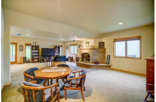 1601 Wimbleton Way, Waunakee, WI 53597