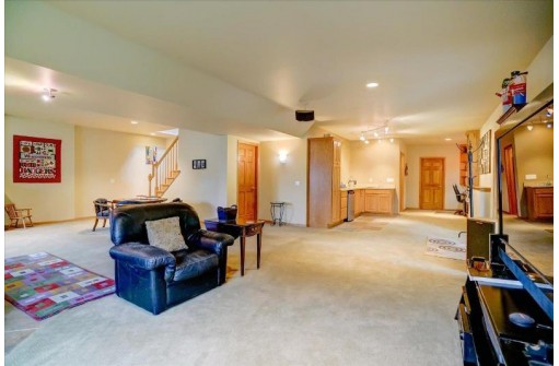 1601 Wimbleton Way, Waunakee, WI 53597