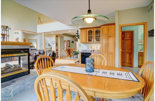 1601 Wimbleton Way, Waunakee, WI 53597