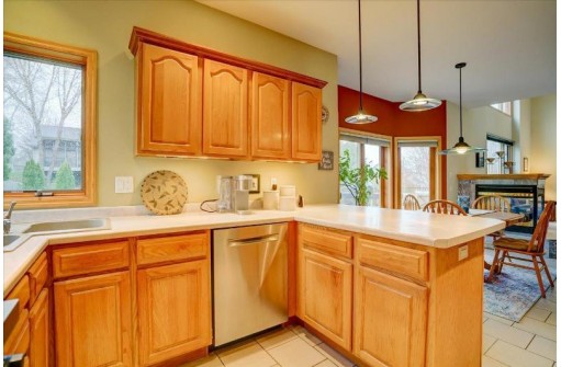 1601 Wimbleton Way, Waunakee, WI 53597