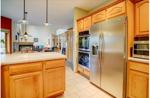 1601 Wimbleton Way, Waunakee, WI 53597