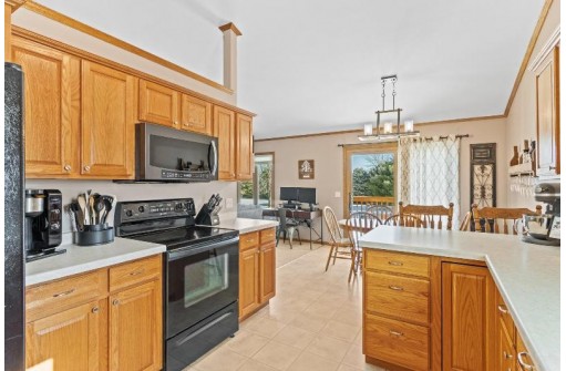 209 Buena Vista Drive, Arlington, WI 53911