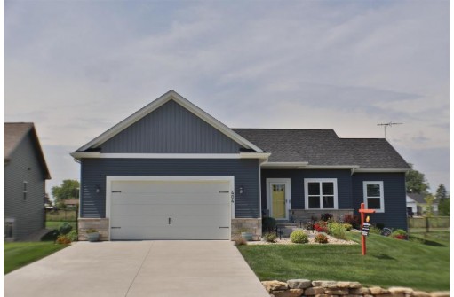 404 Teri Lee Lane, Orfordville, WI 53576