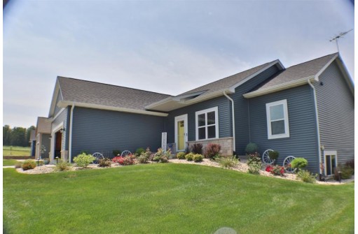 404 Teri Lee Lane, Orfordville, WI 53576