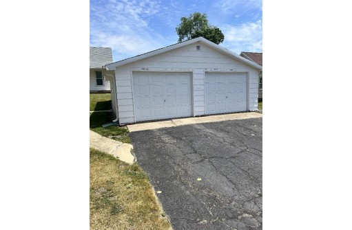 215 E Lincoln Avenue, Lancaster, WI 53813