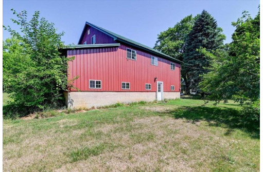 2896 County Road T, Sun Prairie, WI 53590