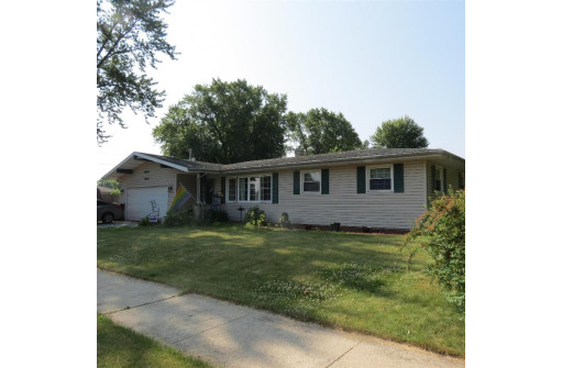 2604 Hyacinth Avenue, Janesville, WI 53545