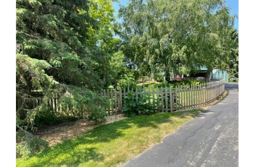 W2205 Ledgeview Road, Green Lake, WI 54941