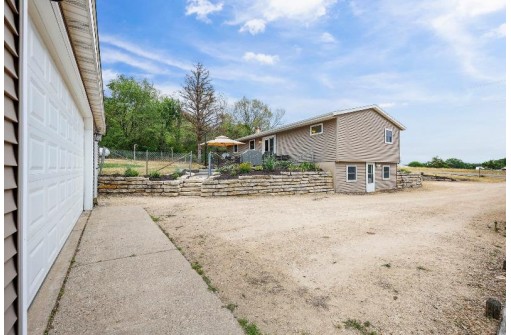 N2731 Smith Road, Lodi, WI 53555