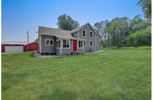 W6801 Patchin Road, Pardeeville, WI 53954