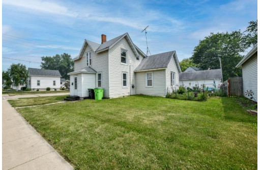 627 E Main Street, Waupun, WI 53963