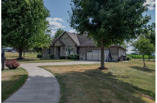 909 Heath Court, Mauston, WI 53948