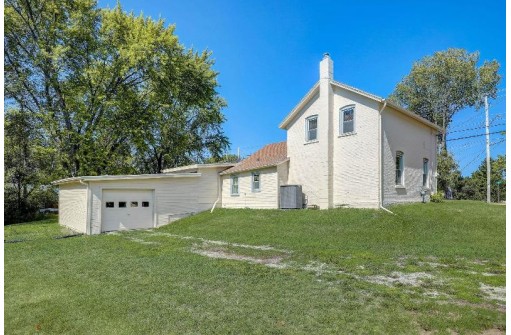 839 S Spring Street, Beaver Dam, WI 53916