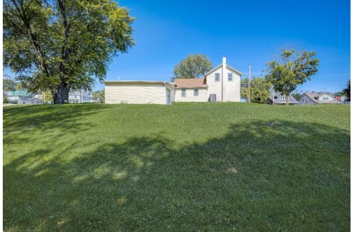 839 S Spring Street, Beaver Dam, WI 53916