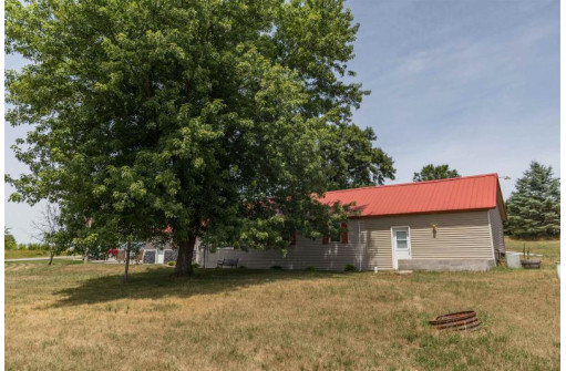 N3600 County Road A, Oxford, WI 53952