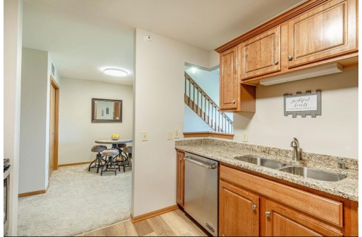 1901 Carns Drive 303, Madison, WI 53719