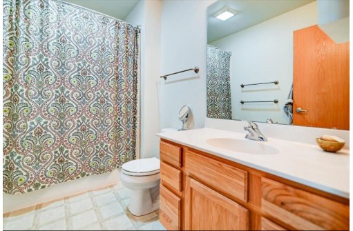 135 Alpine Meadows Court, Oregon, WI 53575