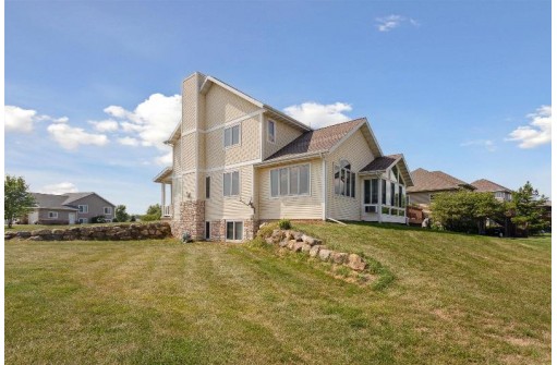 6420 Nature Valley Drive, Waunakee, WI 53597