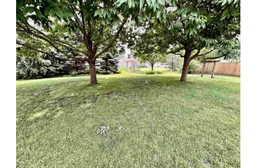 2222 N Lexington Drive, Janesville, WI 53545