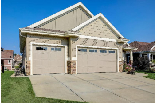 1018 Waterford Lane, Waunakee, WI 53597