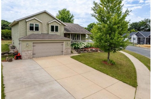 955 Hay Creek Trail, Reedsburg, WI 53959