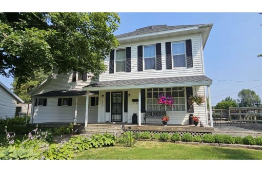 1015 W Maple Street, Lancaster, WI 53813