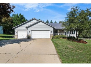 907 Hillpoint Court Poynette, WI 53955