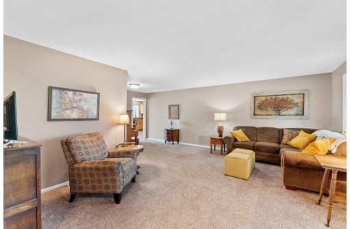 W9031 Heritage Hills Road, Beaver Dam, WI 53916