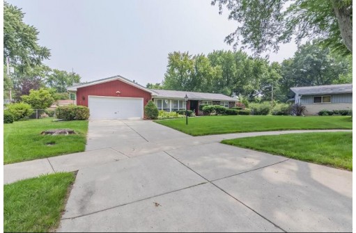 10 Badeau Circle, Madison, WI 53704