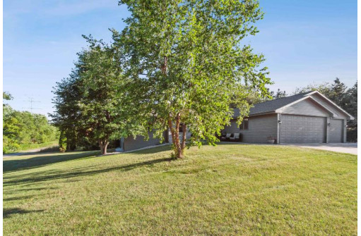 3405 Doe Drive, Janesville, WI 53548