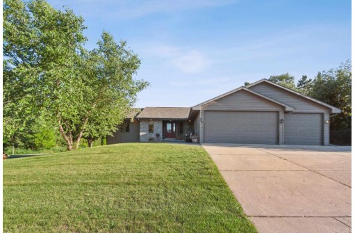 3405 Doe Drive, Janesville, WI 53548