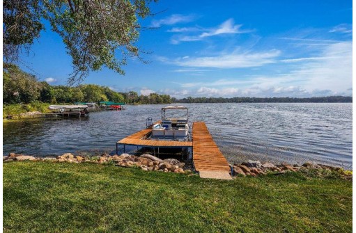 5707 Squaw Circle, Monona, WI 53716