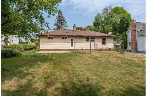 411 Lynn Avenue, Baraboo, WI 53913