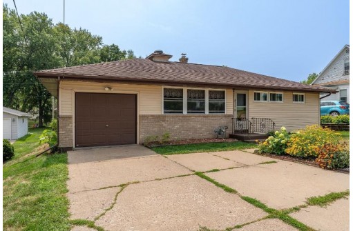 411 Lynn Avenue, Baraboo, WI 53913