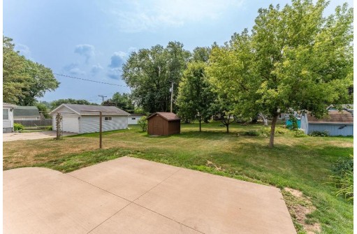 411 Lynn Avenue, Baraboo, WI 53913