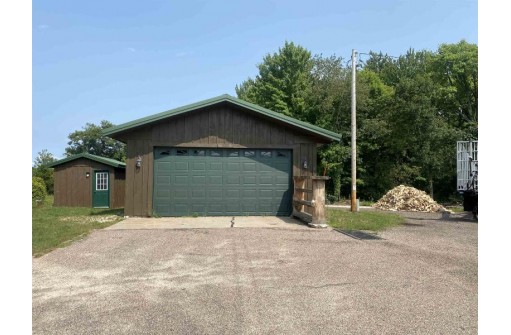 E9704 Pleasant Valley Road, Baraboo, WI 53913